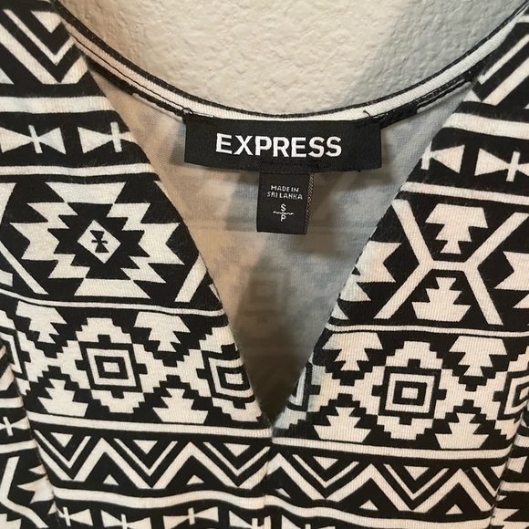 Express fit and flare Aztec print dress - Picture 3 of 5